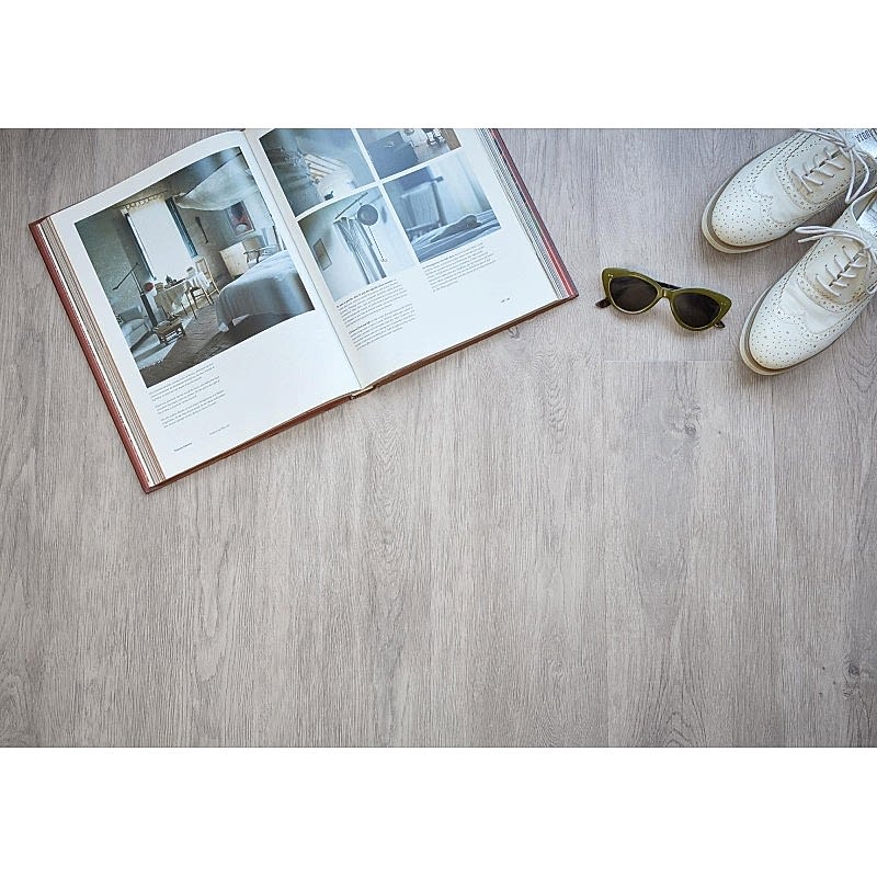Natural Fumed Oak Light LVT 18.4x121.9cm (box of 16) Natural Fumed Oak Light LVT 18.4x121.9cm (box of 16)
