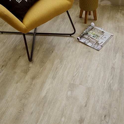 Natural Pale Oak LVT 18.4x121.9cm (box of 16)