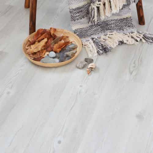Natural Scandanavian Pine LVT 18.4x121.9cm (box of 16)